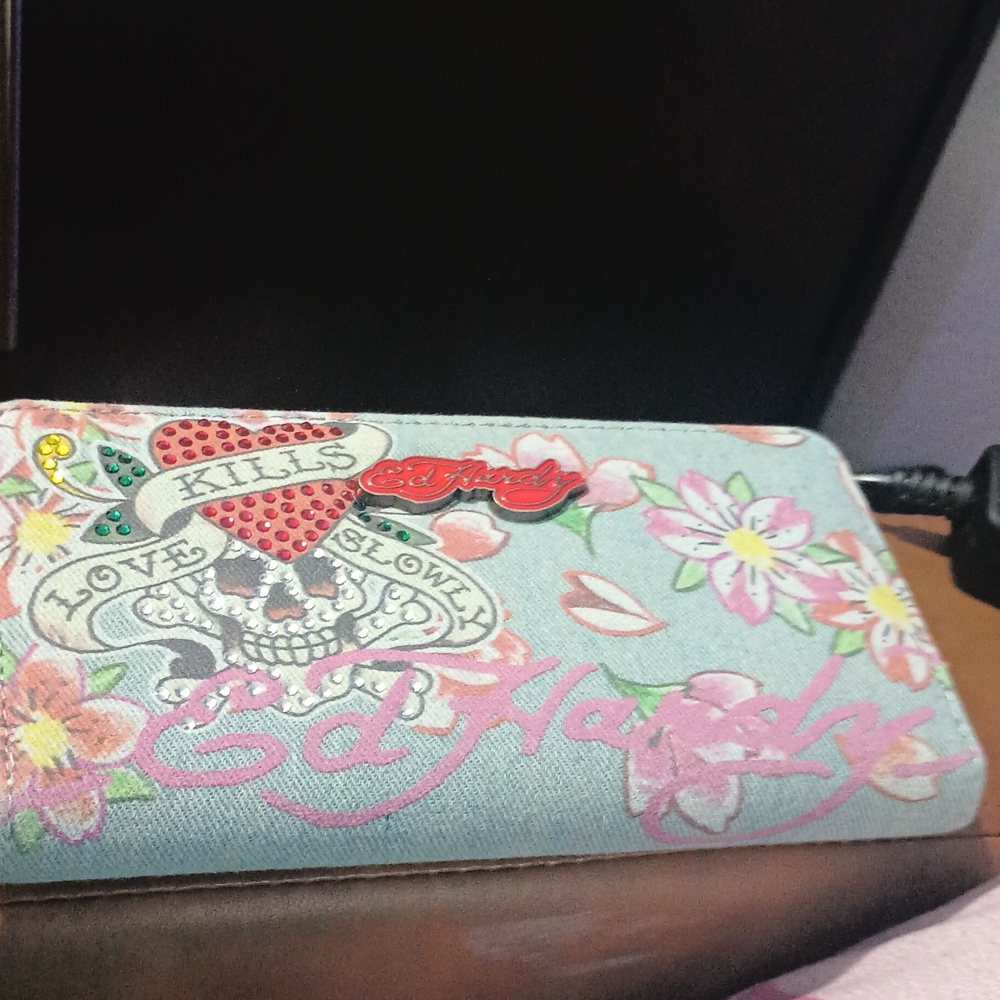 Ed Hardy Blue and Pink Floral Skull Zip Wallet - Picture 3 of 3